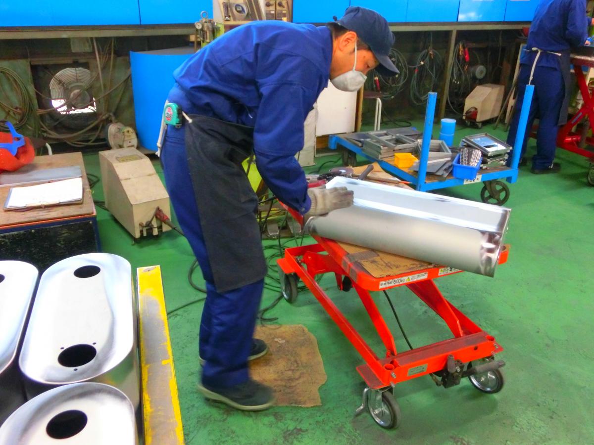 医療機ユニット:円筒形筐体の溶接仕上